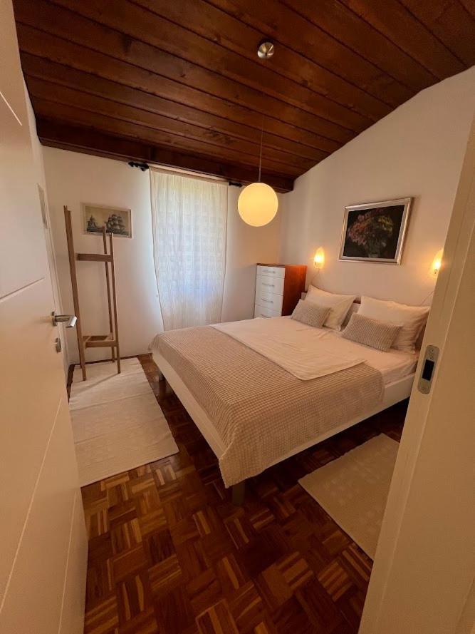 Vacation Family House On The Beach Stara Novalja Exterior foto